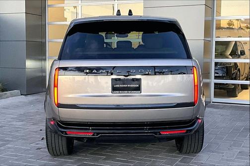 2026 Land Rover Range Rover P400 SE