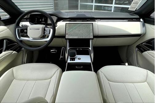 2025 Land Rover Range Rover P400 SE