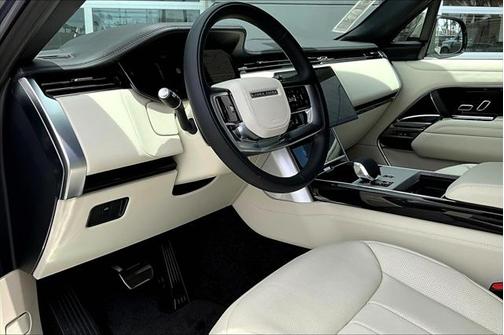 2025 Land Rover Range Rover P400 SE