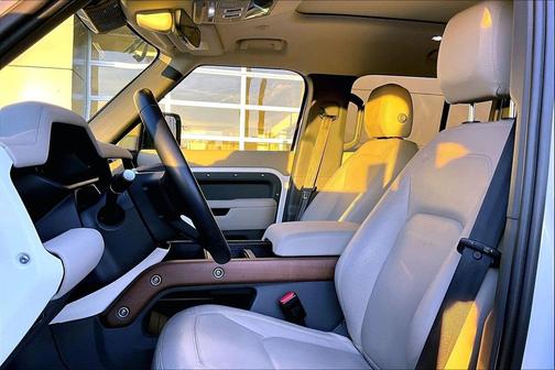 2024 Land Rover Defender 110 P300