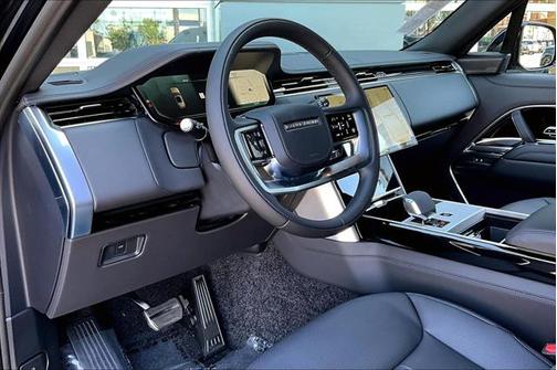 2025 Land Rover Range Rover P400 SE 7 Seat