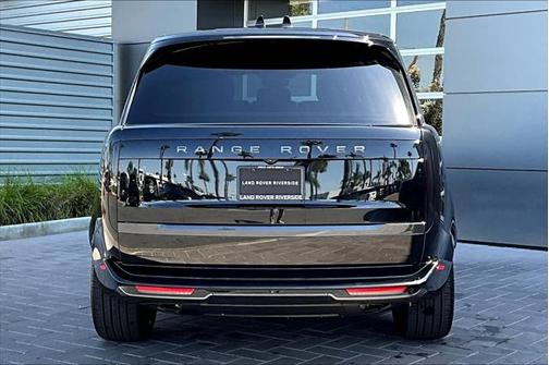 2025 Land Rover Range Rover P400 SE 7 Seat