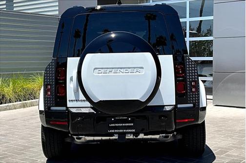 2025 Land Rover Defender 110 P400 X-Dynamic SE