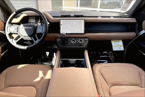2025 Land Rover Defender 110 P300