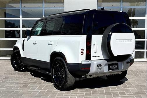 2025 Land Rover Defender 110 P300