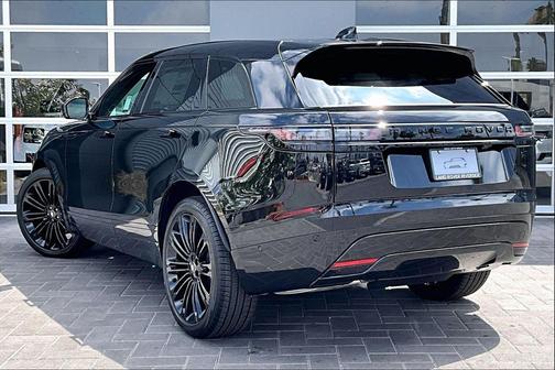 Santorini Black 2026 Land Rover Range Rover Velar P250 SE R-Dynamic