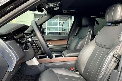 Santorini Black 2025 Land Rover Range Rover P400 SE 7 Seat