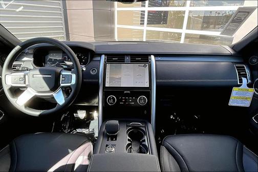 2026 Land Rover Discovery Dynamic SE