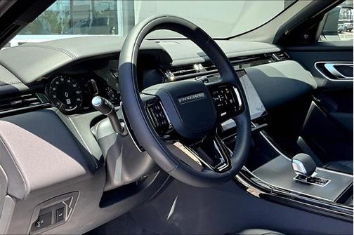 2026 Land Rover Range Rover Velar P400 Dynamic SE