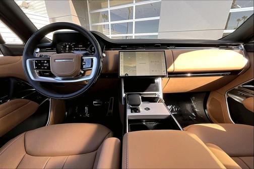 2026 Land Rover Range Rover P550e SE