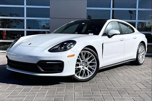 2022 Porsche Panamera Base