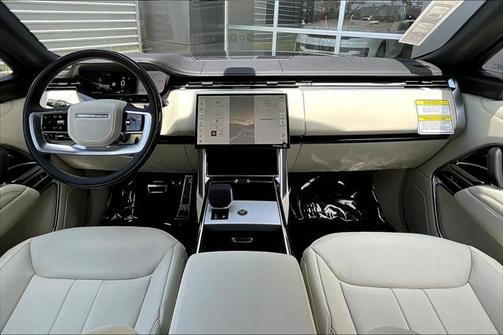 2025 Land Rover Range Rover P530 SE 7 Seat