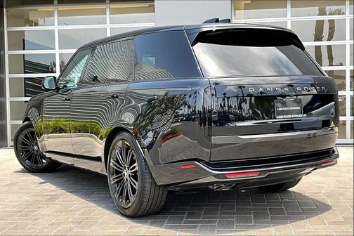 2025 Land Rover Range Rover P530 SE 7 Seat