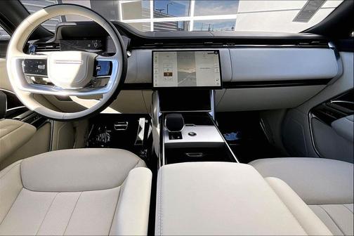 2026 Land Rover Range Rover P530 SE