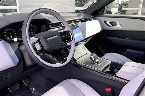 2026 Land Rover Range Rover Velar P250 SE R-Dynamic