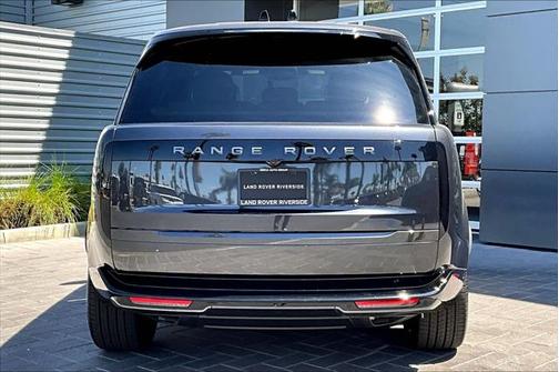 2025 Land Rover Range Rover P400 SE 7 Seat