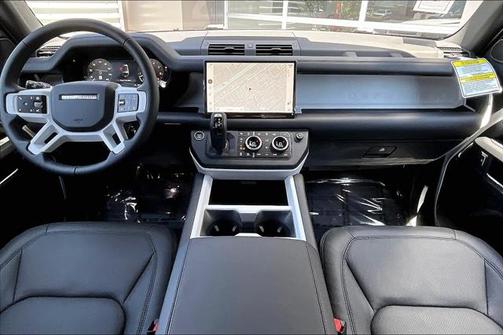 2025 Land Rover Defender 130 P400 X-Dynamic SE