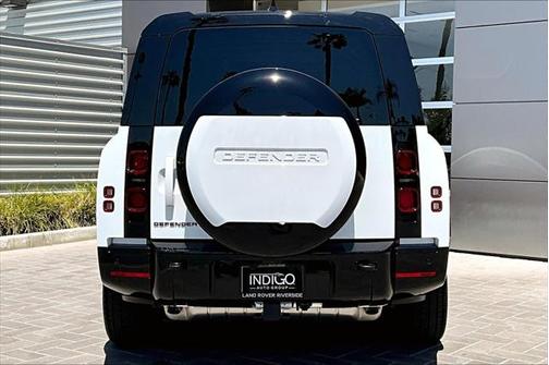2025 Land Rover Defender 130 P400 X-Dynamic SE