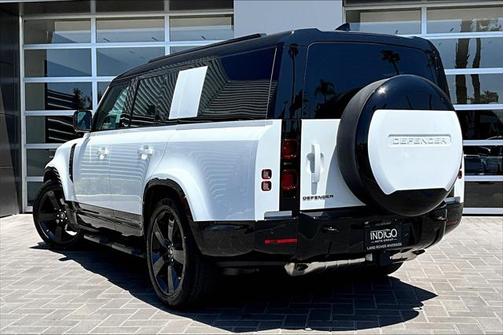 2025 Land Rover Defender 130 P400 X-Dynamic SE