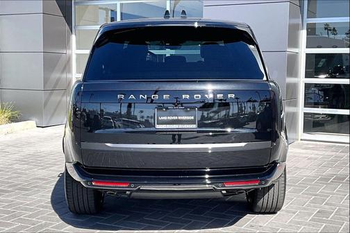 2026 Land Rover Range Rover P530 SE