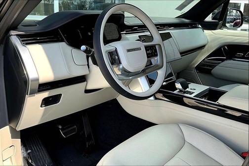 2025 Land Rover Range Rover P400 SE