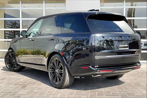 2025 Land Rover Range Rover P400 SE