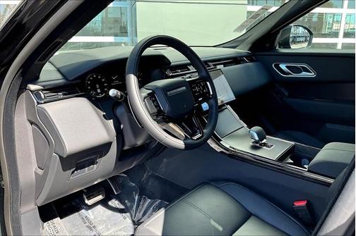 2026 Land Rover Range Rover Velar P250 SE R-Dynamic