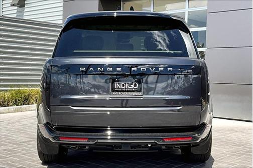 2025 Land Rover Range Rover P530 SE