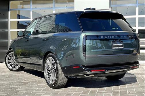 2025 Land Rover Range Rover P400 SE 7 Seat