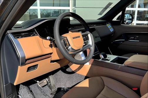 2025 Land Rover Range Rover P400 SE 7 Seat
