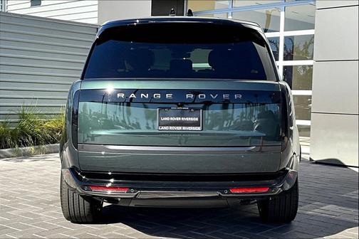 2025 Land Rover Range Rover P400 SE 7 Seat