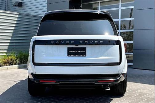 2025 Land Rover Range Rover P400 SE