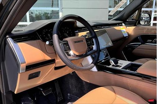 2025 Land Rover Range Rover P530 SE 7 Seat