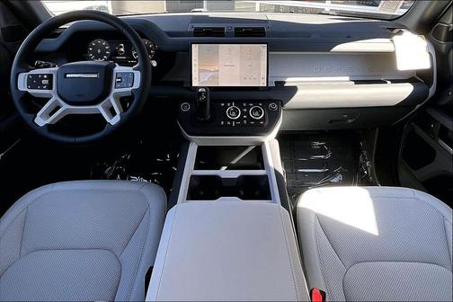 2025 Land Rover Defender 110 P300