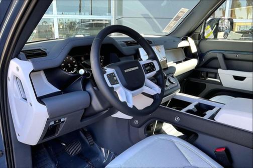 2025 Land Rover Defender 110 P300