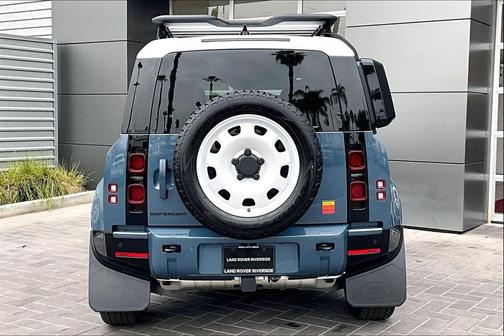 2025 Land Rover Defender 110 P300