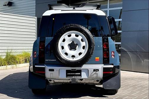 2025 Land Rover Defender 110 P300
