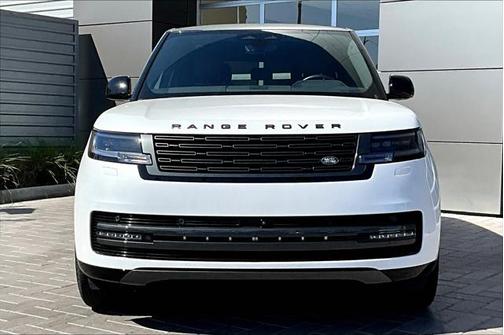 2025 Land Rover Range Rover P530 SE