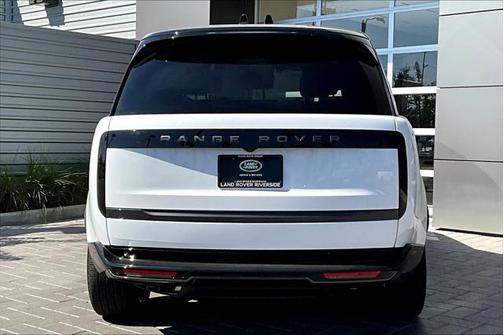 2025 Land Rover Range Rover P530 SE