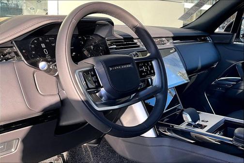 2026 Land Rover Range Rover P400 SE 7 Seat