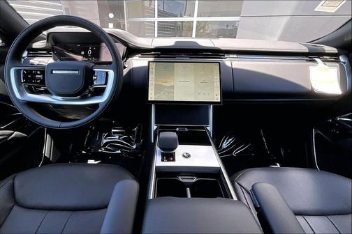Santorini Black 2026 Land Rover Range Rover P400 SE 7 Seat