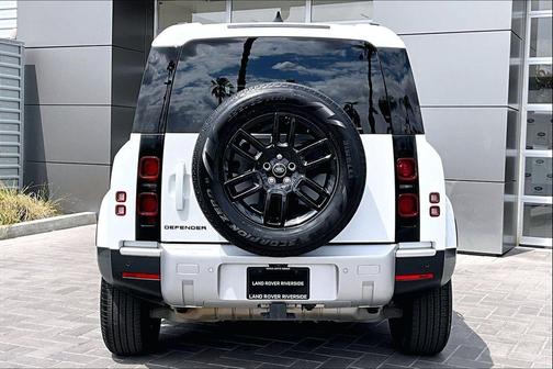 Fuji White 2024 Land Rover Defender 110 P300