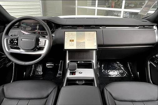 2025 Land Rover Range Rover P400 SE 7 Seat