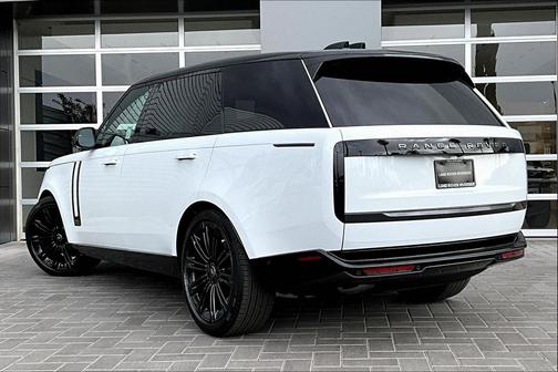2025 Land Rover Range Rover P400 SE 7 Seat