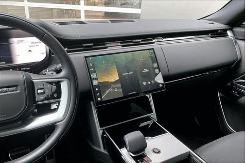 2025 Land Rover Range Rover P400 SE