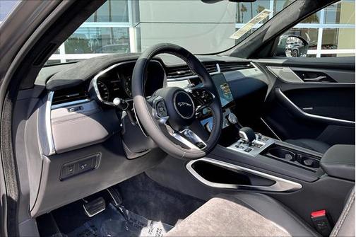 2025 Jaguar F-PACE SVR P550 AWD Automatic