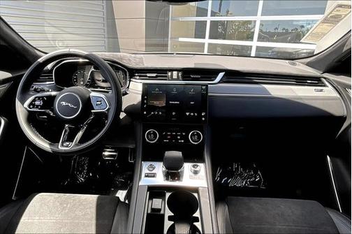 2025 Jaguar F-PACE SVR P550 AWD Automatic