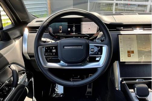 2025 Land Rover Range Rover P400 SE 7 Seat