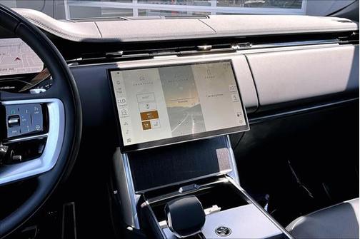 2025 Land Rover Range Rover P400 SE 7 Seat