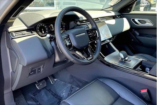 2026 Land Rover Range Rover Velar P250 SE R-Dynamic
